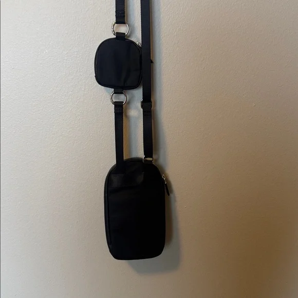 Lululemon Phone Crossbody Bag Black - Picture 8 of 8